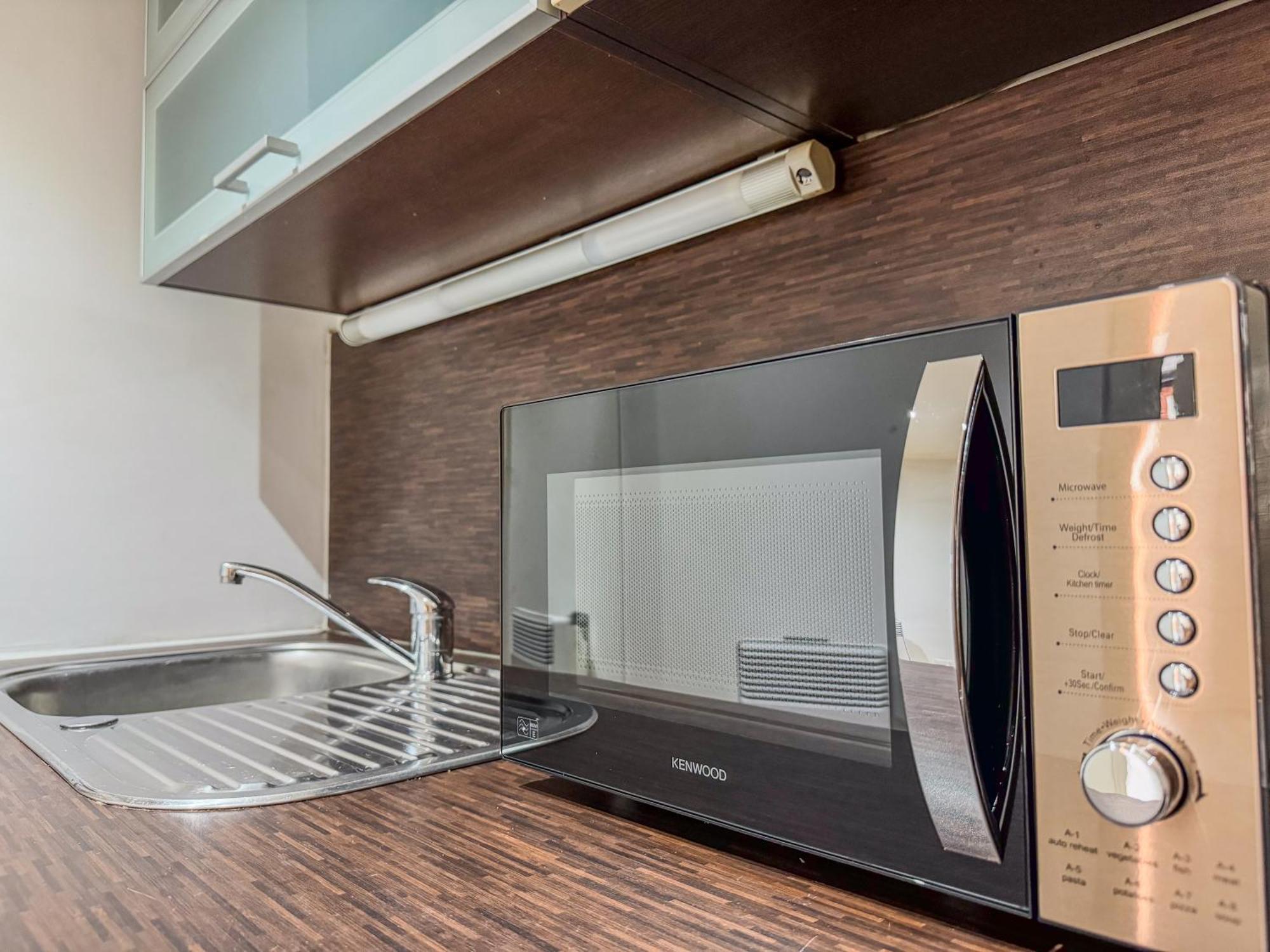 J Quarter 1br - Free Parking - One
