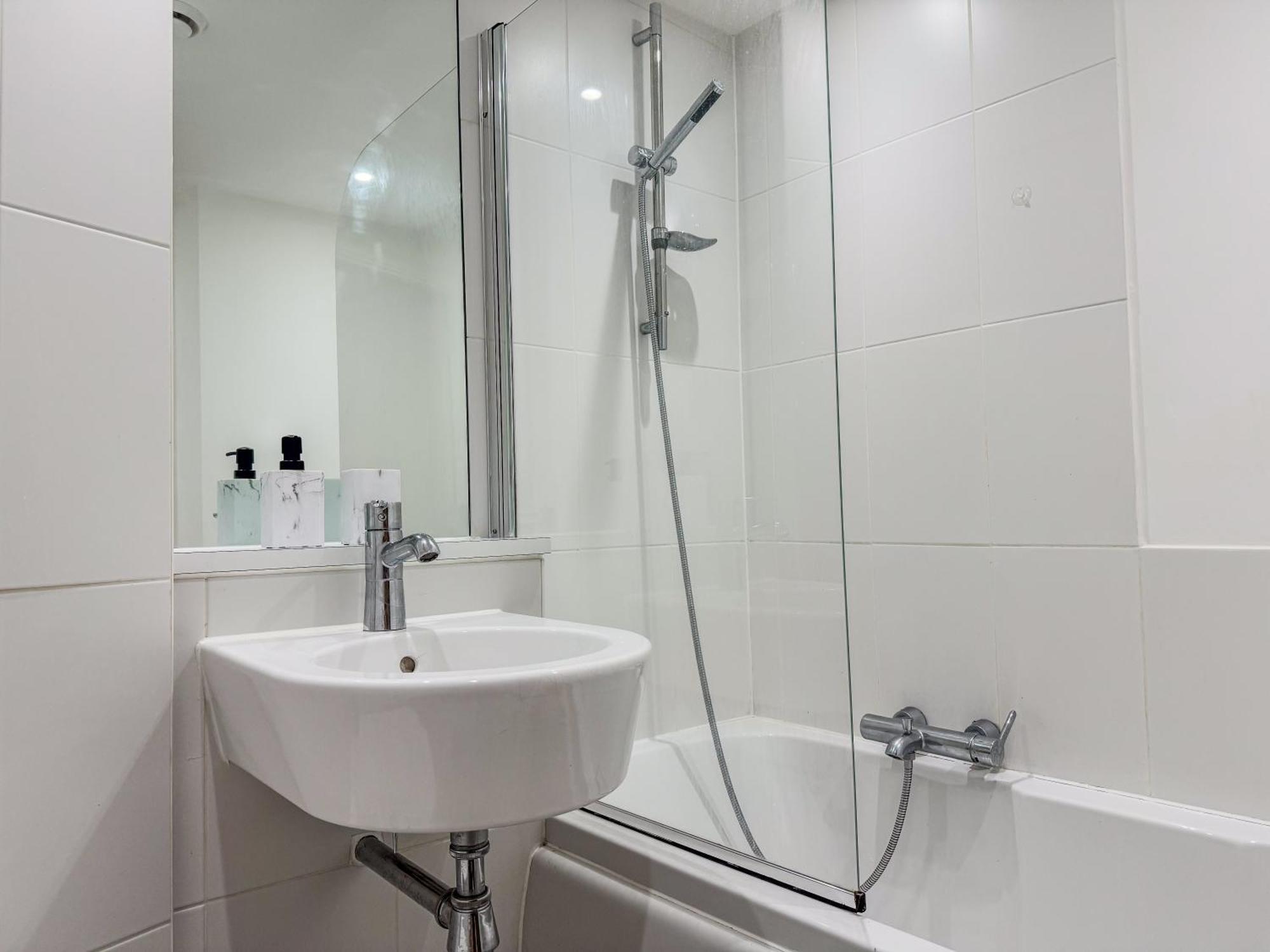 J Quarter 1br - Free Parking - One Birmingham