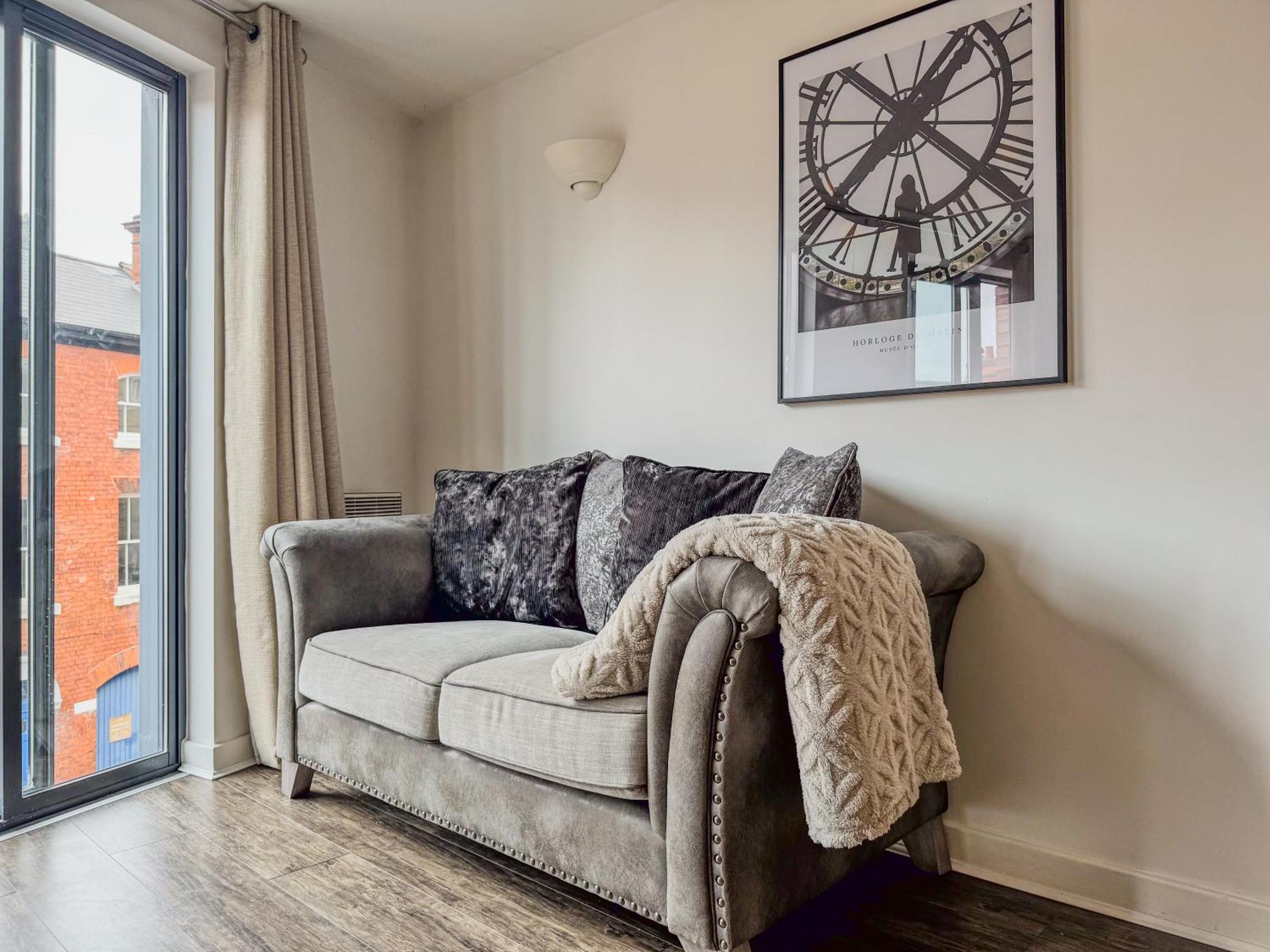 J Quarter 1br - Free Parking - One Apartment