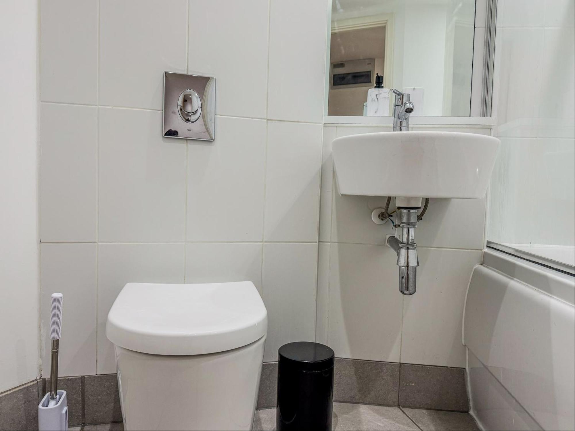 J Quarter 1br - Free Parking - One Apartment Birmingham