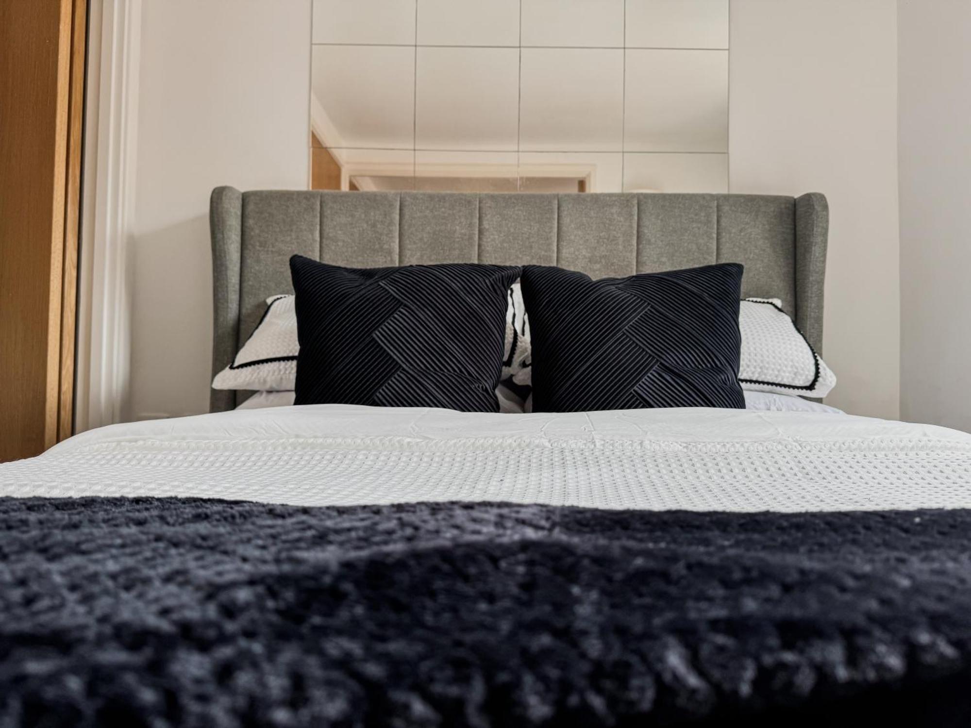 J Quarter 1br - Free Parking - One * Birmingham